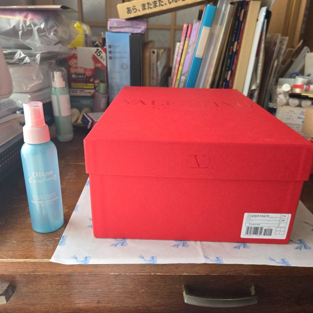 【ダル】VALENTINO キャップ ブラック 帽子 正規品 箱付き