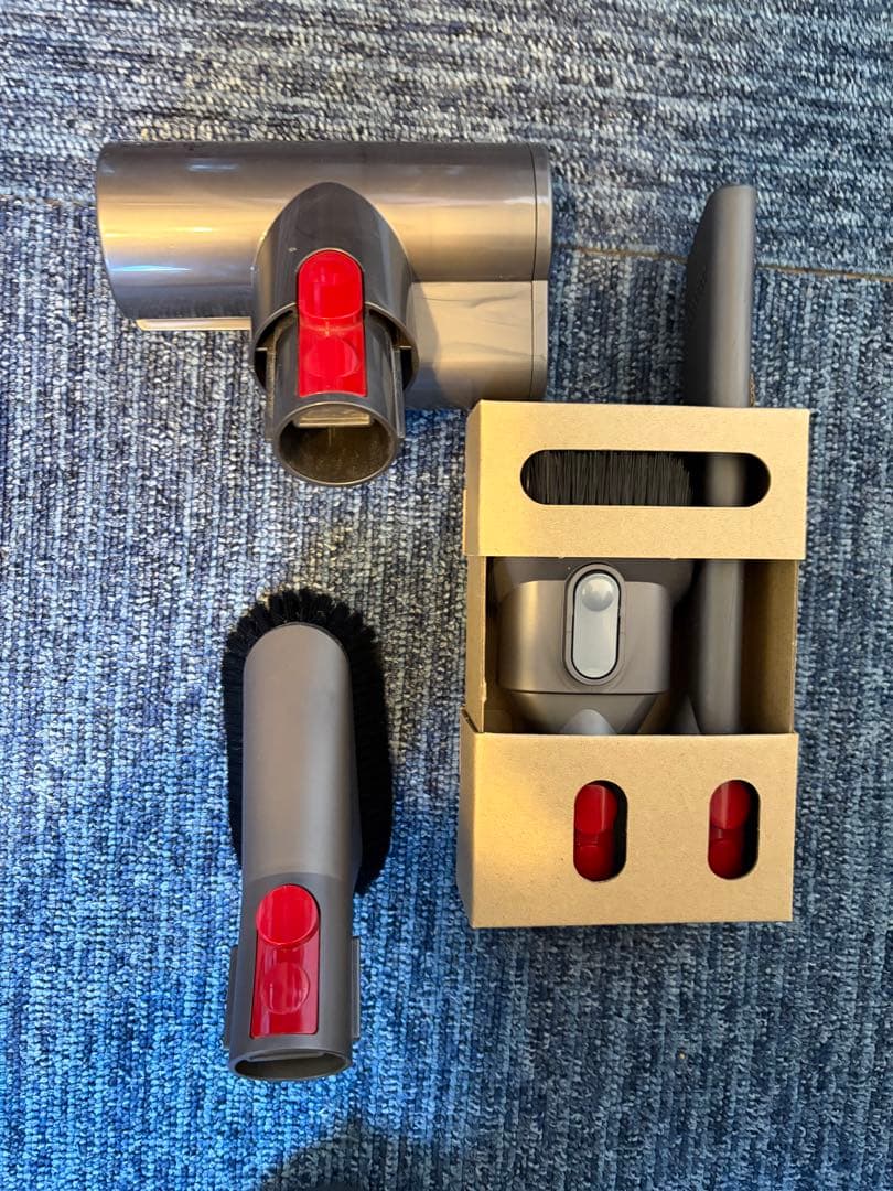 わ*に様 Dyson V10 掃除機 各種アタッチメント付き