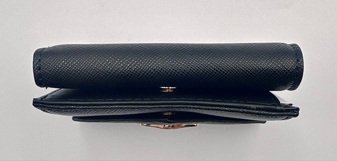 【新品✨人気】Vivienne Westwood 三つ折り財布/黒/ブラック