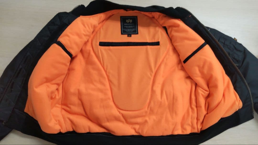 R*.様 【美品】ALPHA INDUSTRIES ブラック MA-1 フライト