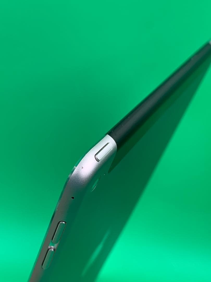 ★ちょい美品 iPad Air 第2世代 Wi-Fi+Cellular 64GB