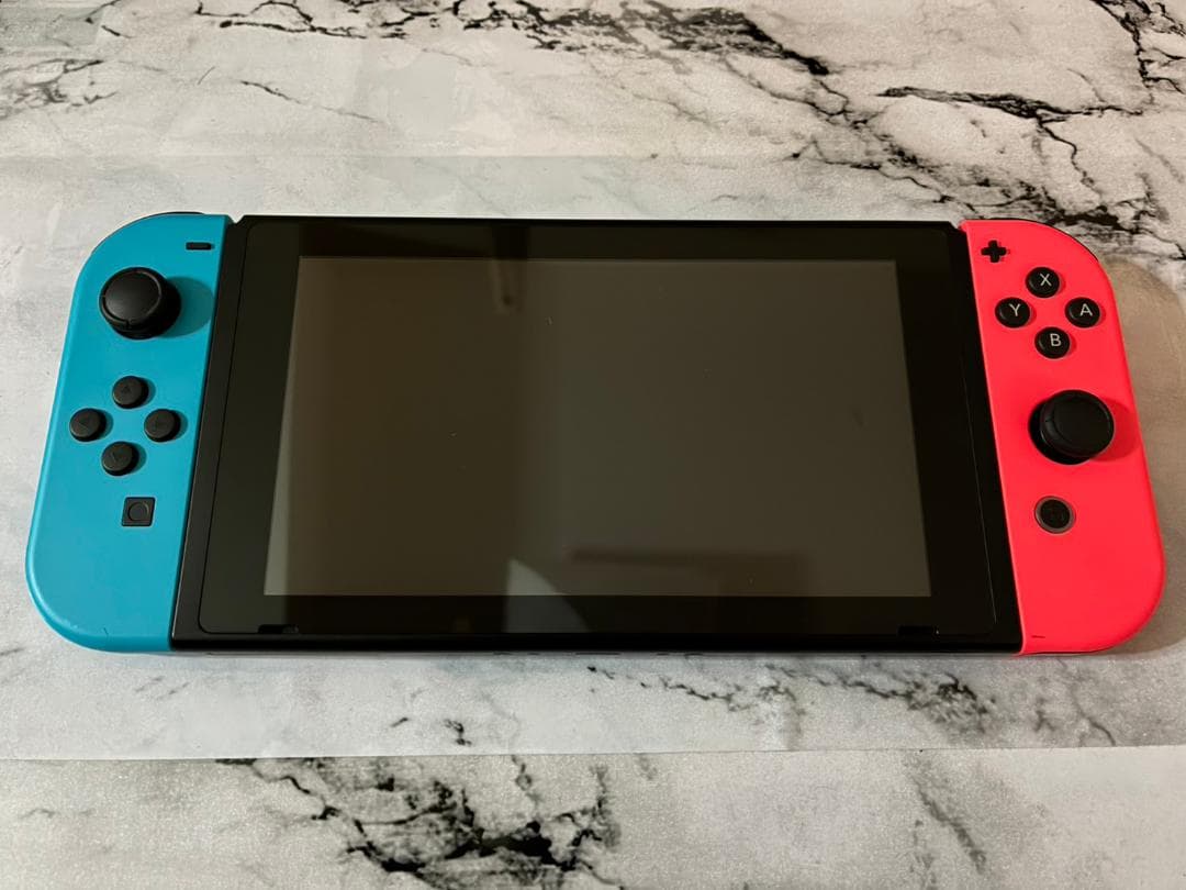 Nintendo Switch本体＆コントローラー2個　すぐ遊べるお得なセット！