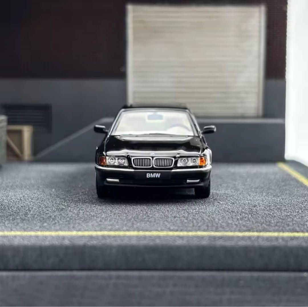 AR Box 1/64  7シリーズ Mk3 E38 750iL