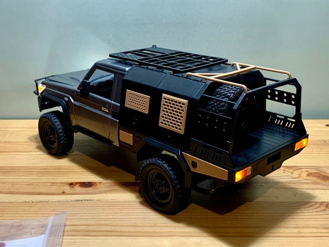 m*n様 【美品】トヨタ ランドクルーザー RCカー