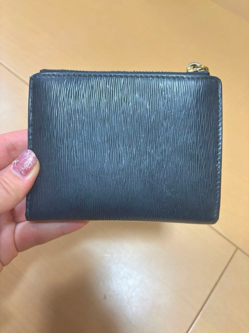 【りんりん】PRADA 二つ折り財布 ブラック