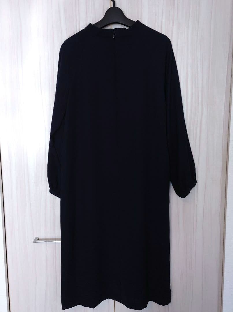 美品　大きいサイズ　アンタイトル　クラシカルネックギャザーワンピース