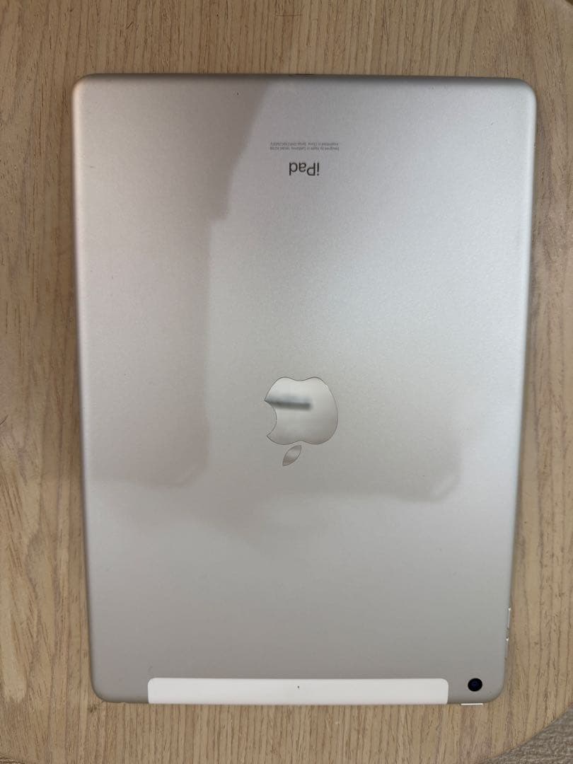 Apple iPad 第七世代　32gb