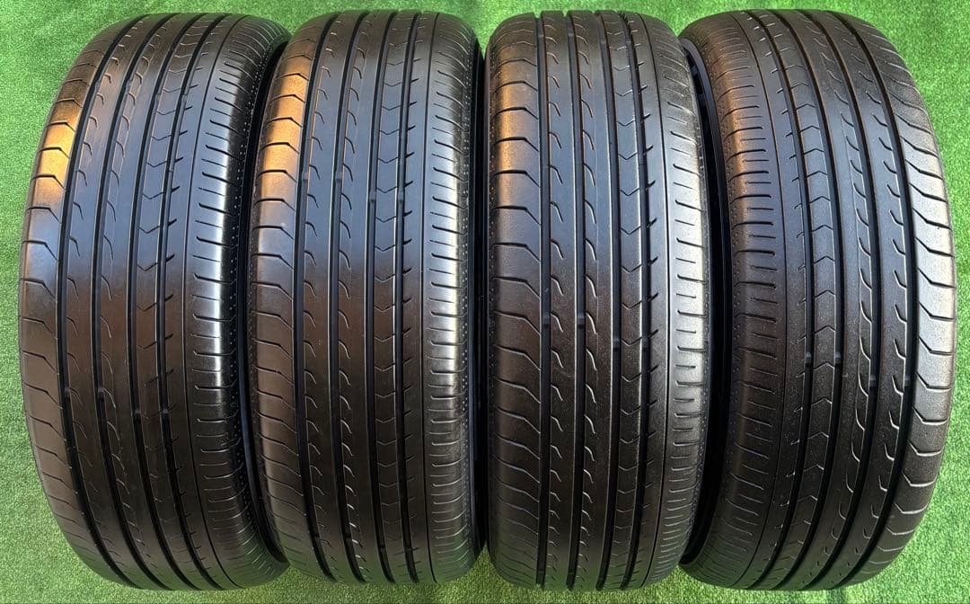 YOKOHAMA BluEarth-RV03 215/65R16 2024年製。
