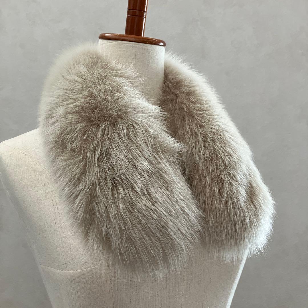 新品 ファビオラ ムーンバット サガファーズ ベージュ ファー ティペット