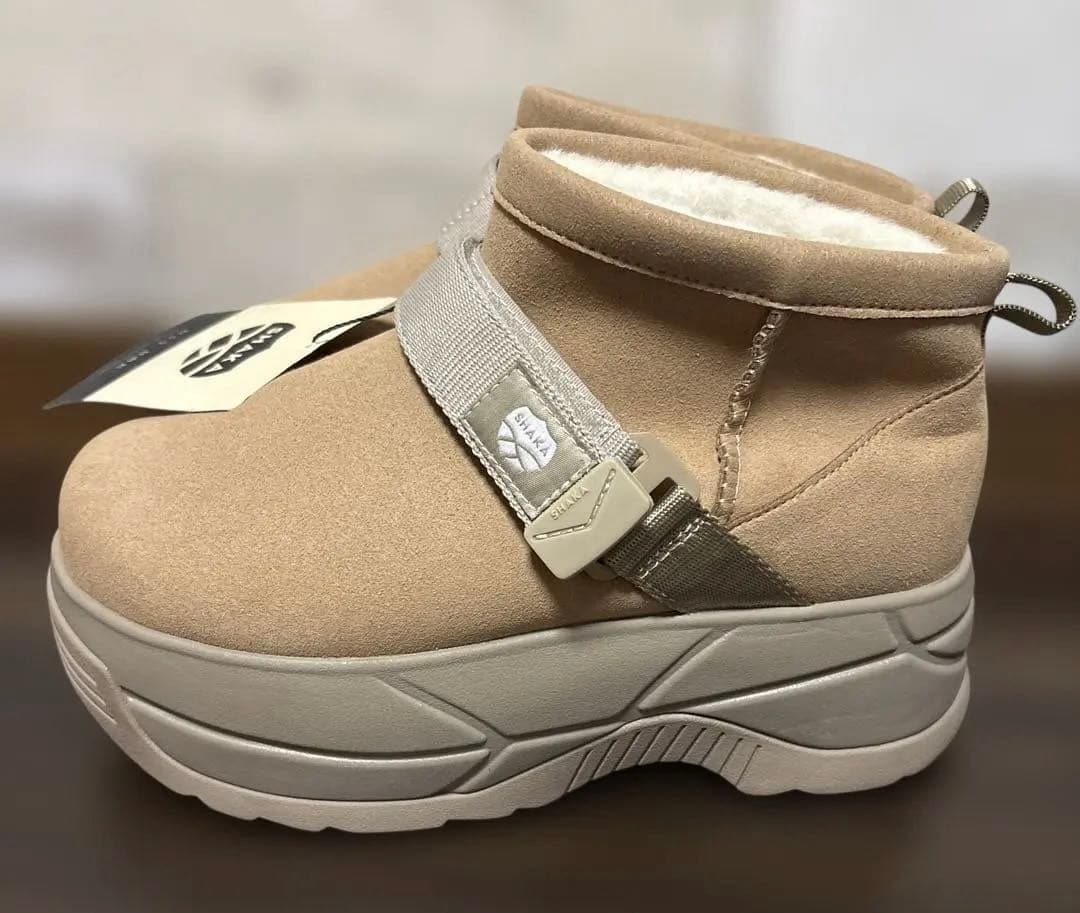 ［新品］シャカ⭐︎ムートン厚底ブーツ⭐︎24センチ