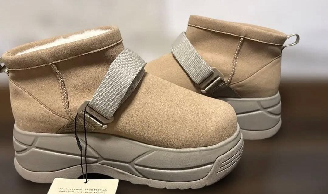 ［新品］シャカ⭐︎ムートン厚底ブーツ⭐︎24センチ