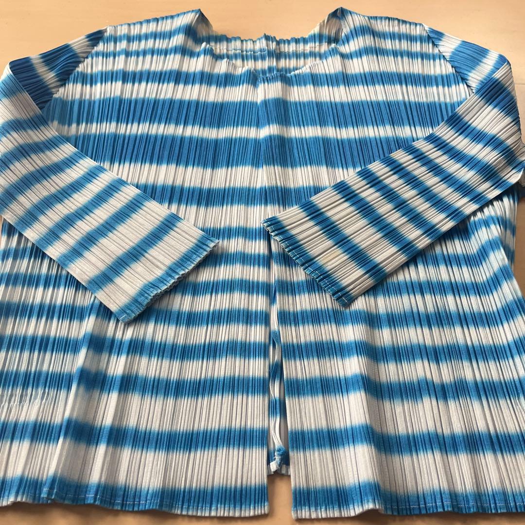 PLEATS PLEASE 青と白のストライプ トップスサイズ4