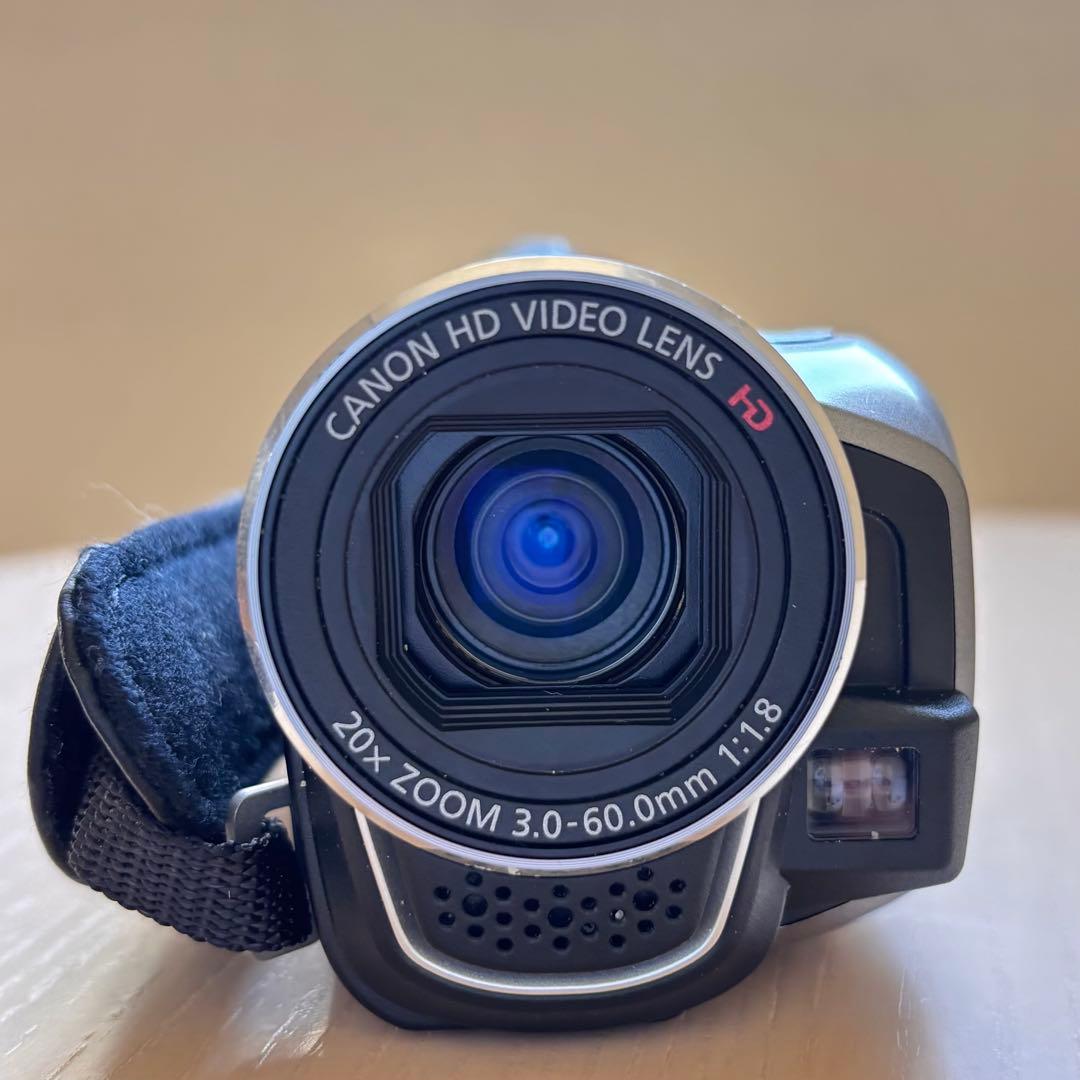【週末SALE】Canon デジタル ビデオカメラ iVIS HFR10 ズーム
