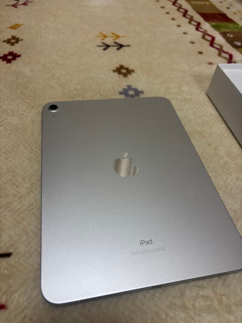 iPad 第10世代　シルバー　Wi-Fi ガラスシール付き　64GB