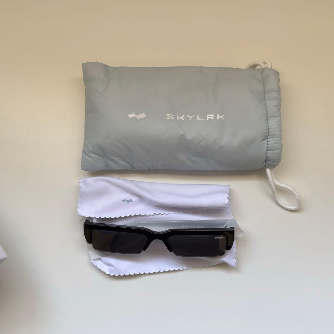 ［未使用品］SKYLRK サングラス　SLIM GLOSS ブラック