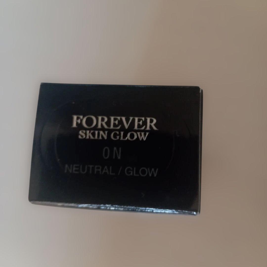 新品未使用 DIOR FOREVER SKIN GLOW 0N