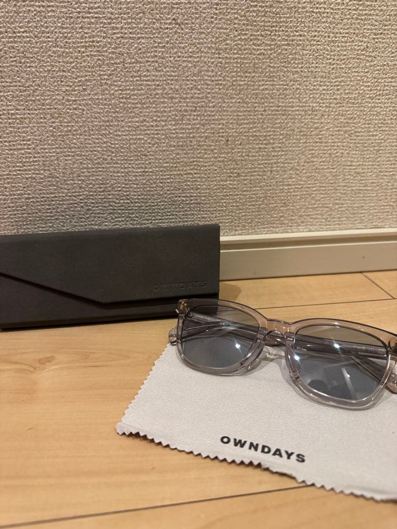 OWNDAYS 調光サングラス　キムタク着用、同型別色モデル