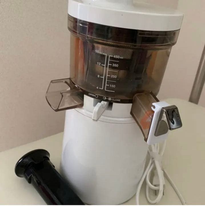 【美品】hurom ヒューロム　低速ジューサー　スロージューサー