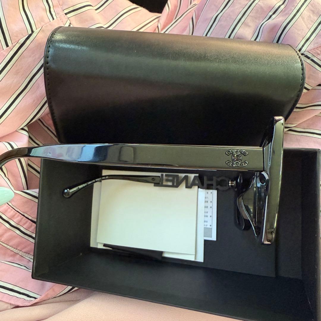 CHANEL ブラック スクエア サングラス