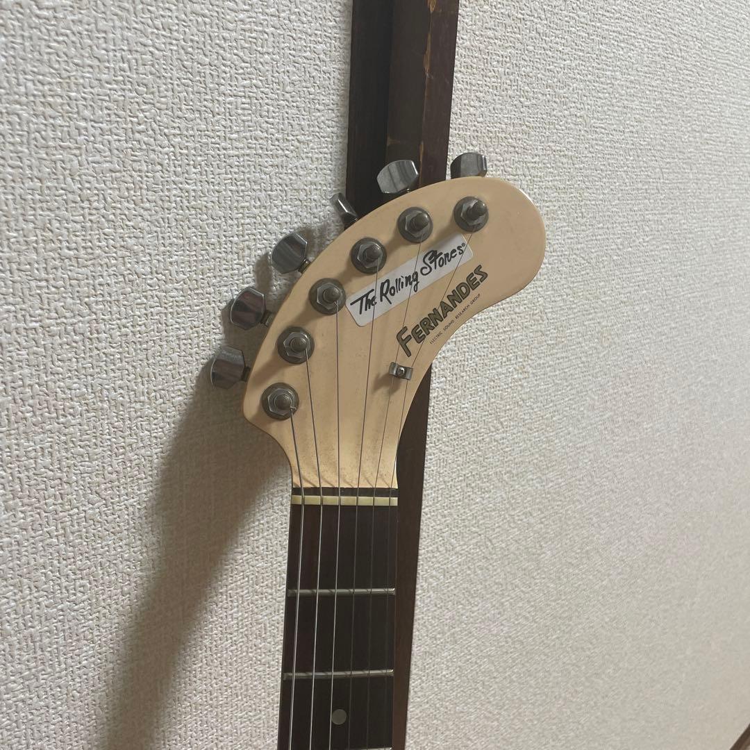 フェルナンデスZO-3ピンク エレキギター 内蔵スピーカー