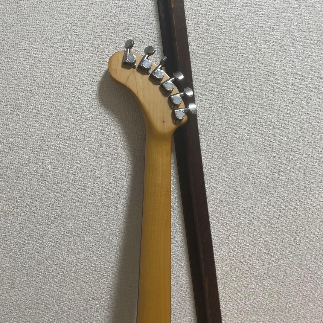 フェルナンデスZO-3ピンク エレキギター 内蔵スピーカー