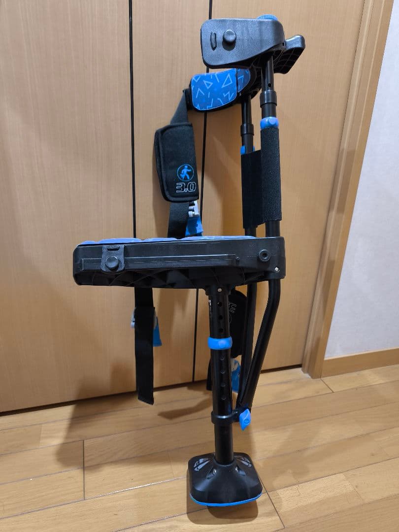 iWALK Free ハンズフリー 松葉杖　シャワーガード、ギブスサンダル付き