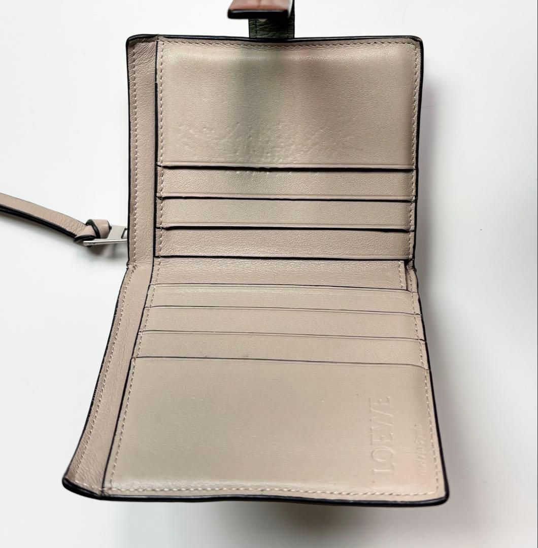 LOEWE グリーン 二つ折り財布