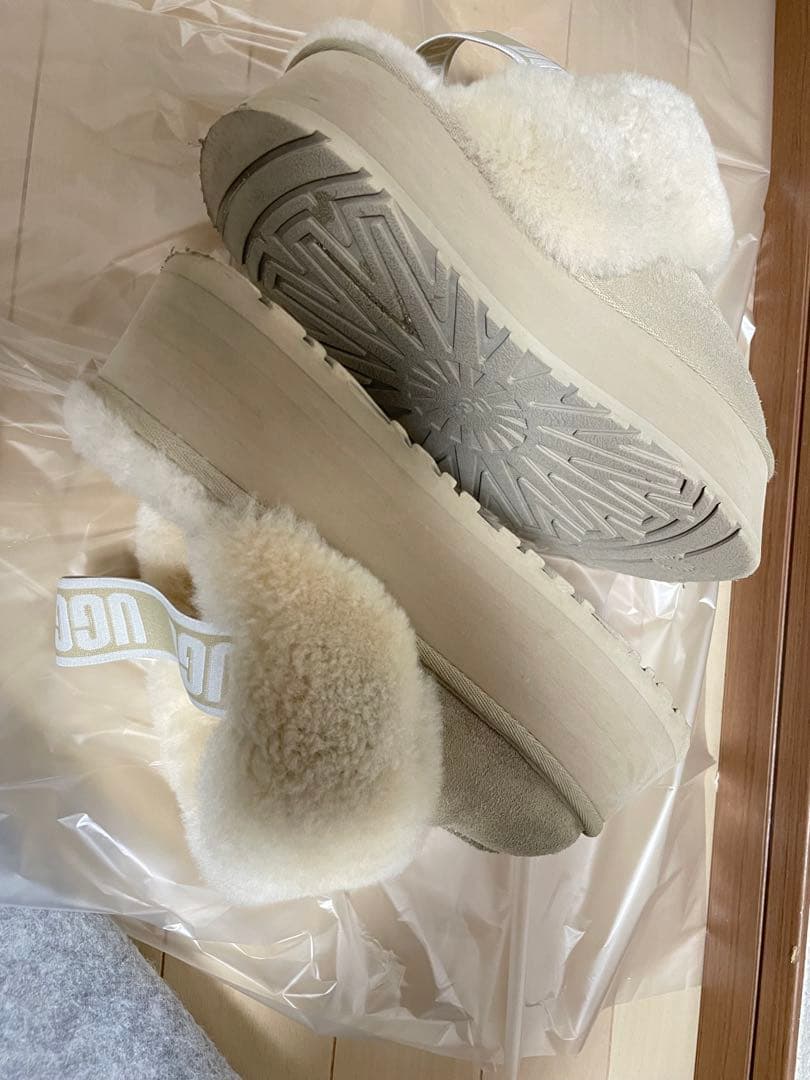 UGG ムートン　ファンケット　サンダル　マスタードシード