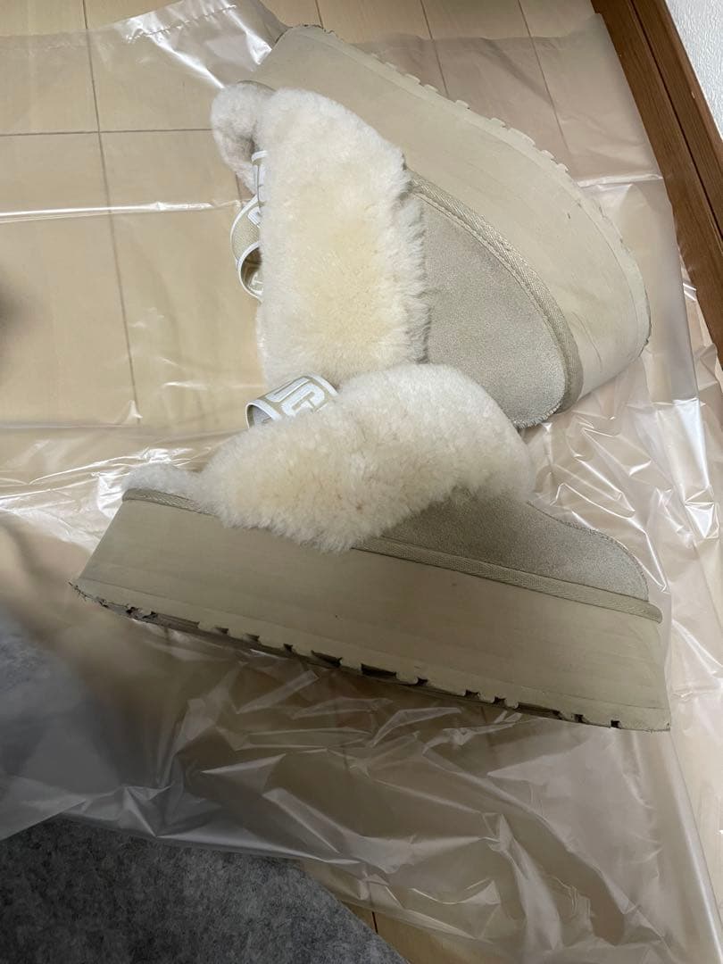 UGG ムートン　ファンケット　サンダル　マスタードシード