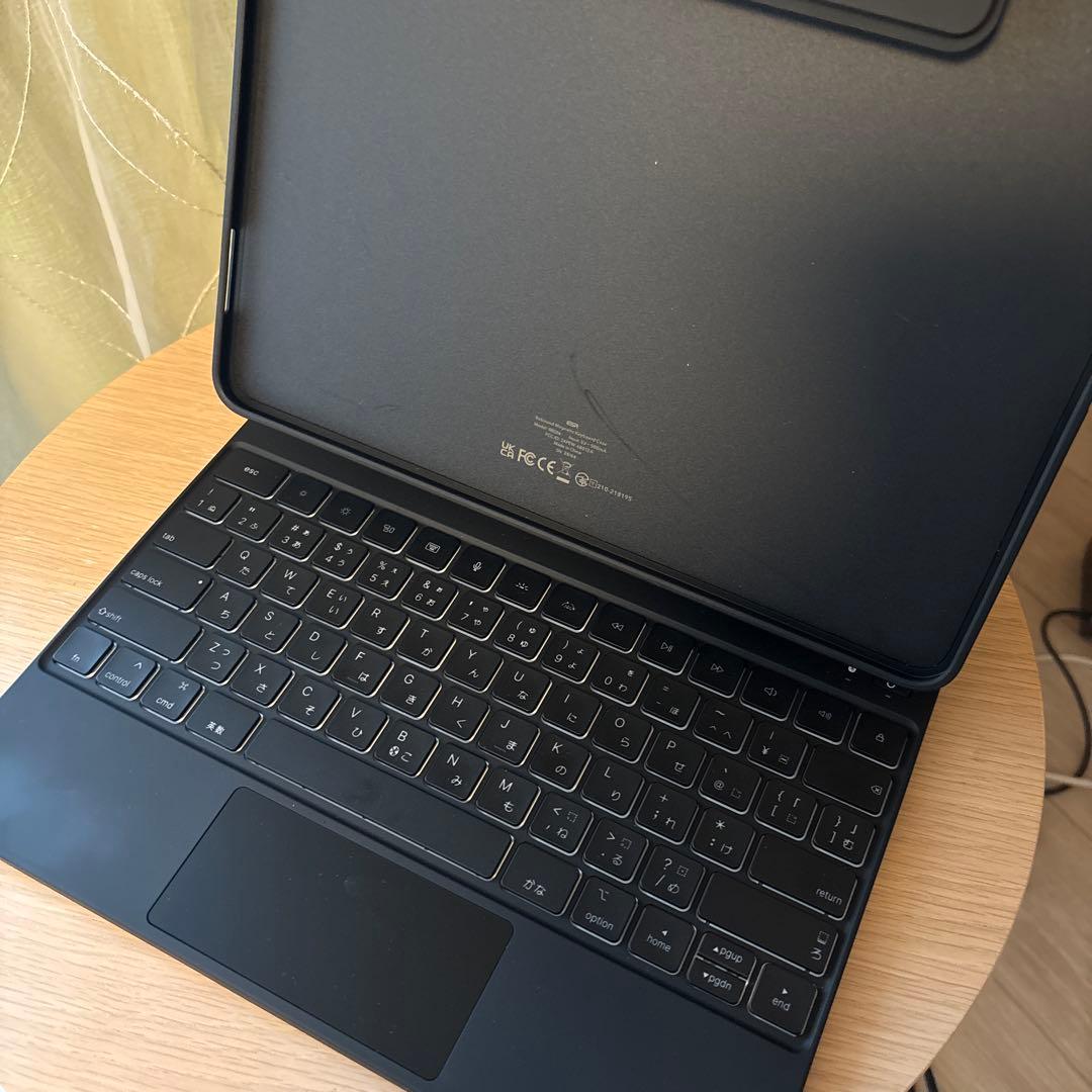 ESR iPad Air 13インチ用キーボード付きケース