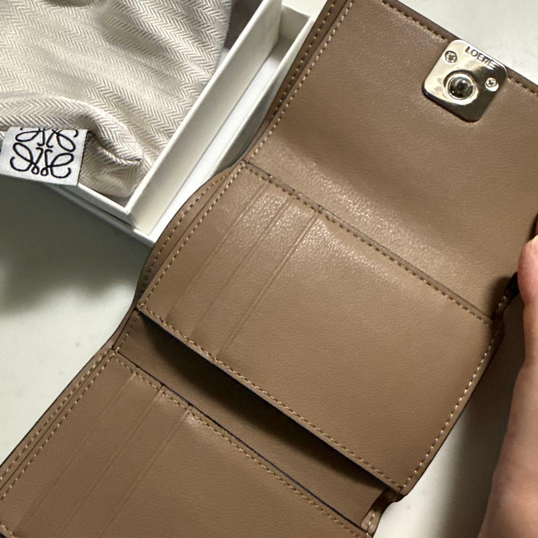 ロエベ LOEWE 財布 三つ折財布