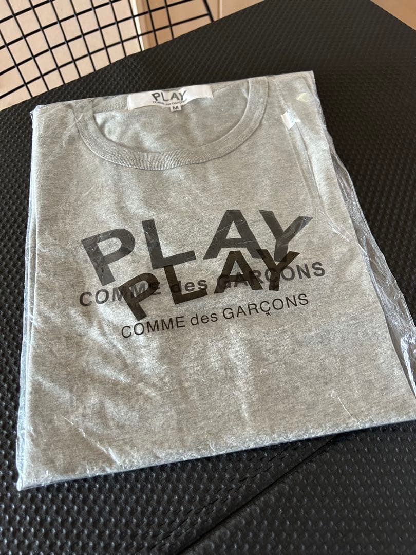 【オウ】新品 COMME des GARÇONS PLAY Tシャツ