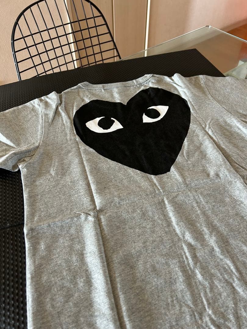 【オウ】新品 COMME des GARÇONS PLAY Tシャツ