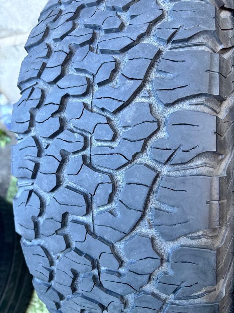 BFグッドリッチ タイヤ LT235/70R16