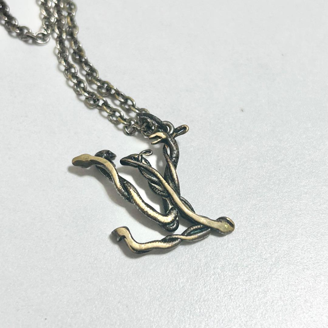 Louis Vuitton Vロゴ ネックレス