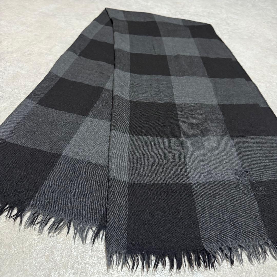 BURBERRY チェック柄マフラー ブラック系