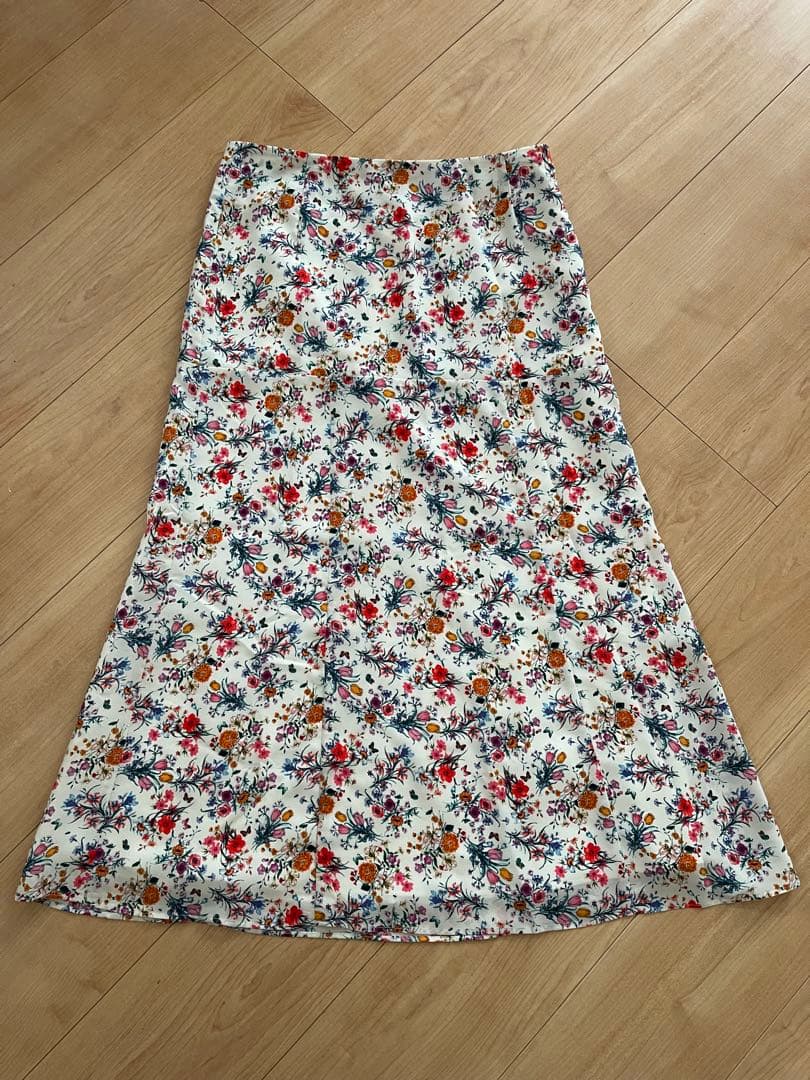 最終値下げ　MEYAME BEAUTIFUL SKIRT 花柄フラワー