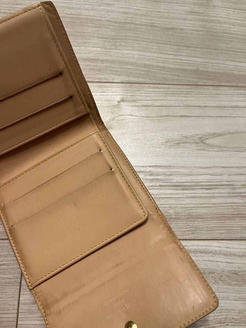 Louis Vuitton 二つ折り財布 ホワイト・マルチカラー