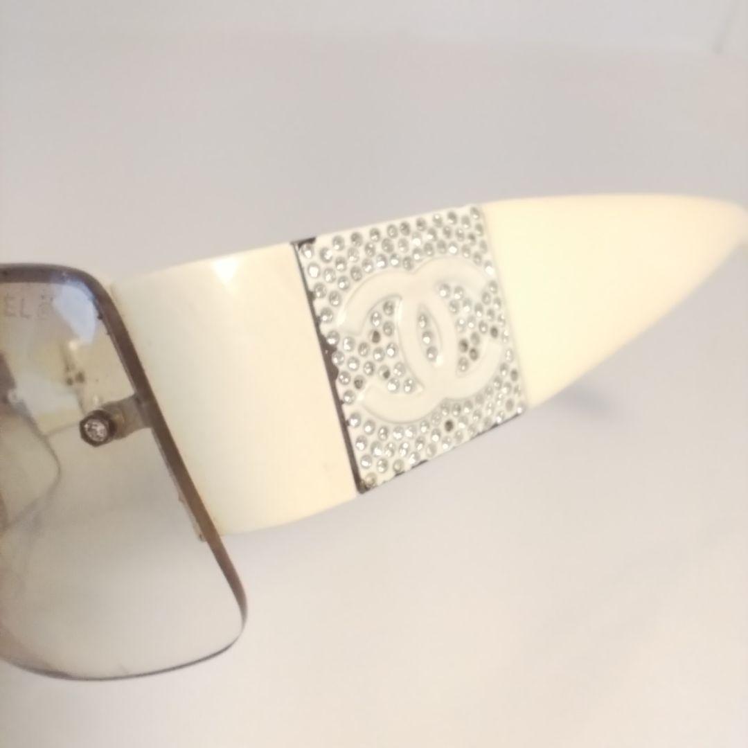 CHANEL シャネル　ココマーク　ラインストン　サングラス　ホワイト