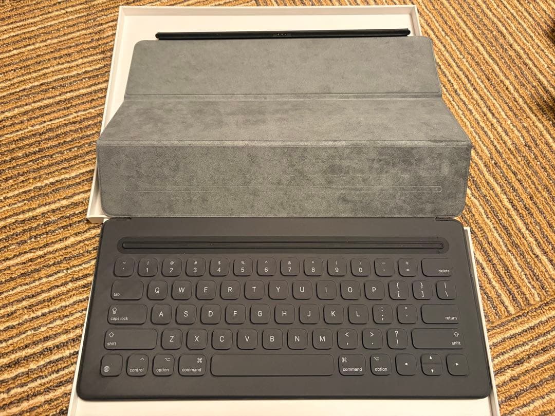 【美品】 Apple12.9インチiPadPro用 スマートキーボードA1636
