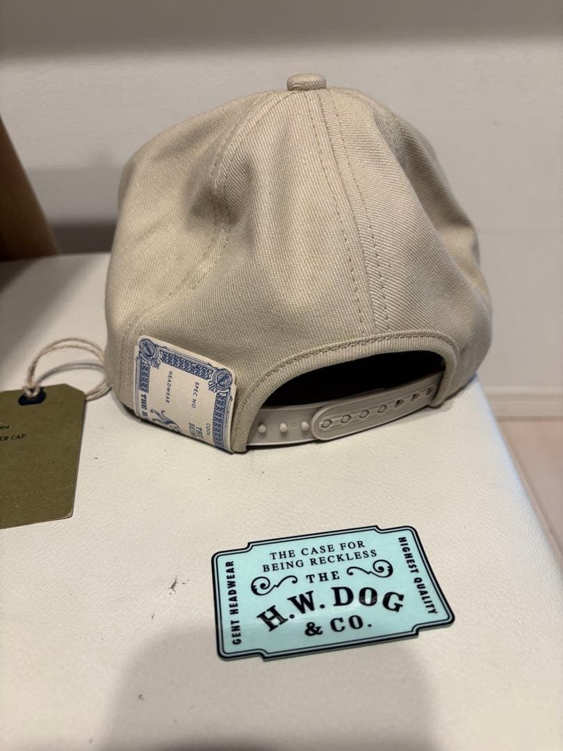 THE H.W.DOG & Co. TRUCKER CAP ステッカー付き