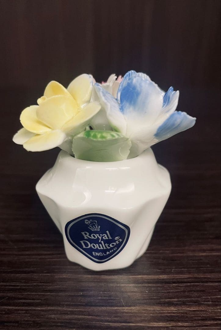  ロイヤルドルトン　陶器　花の置物③点セット