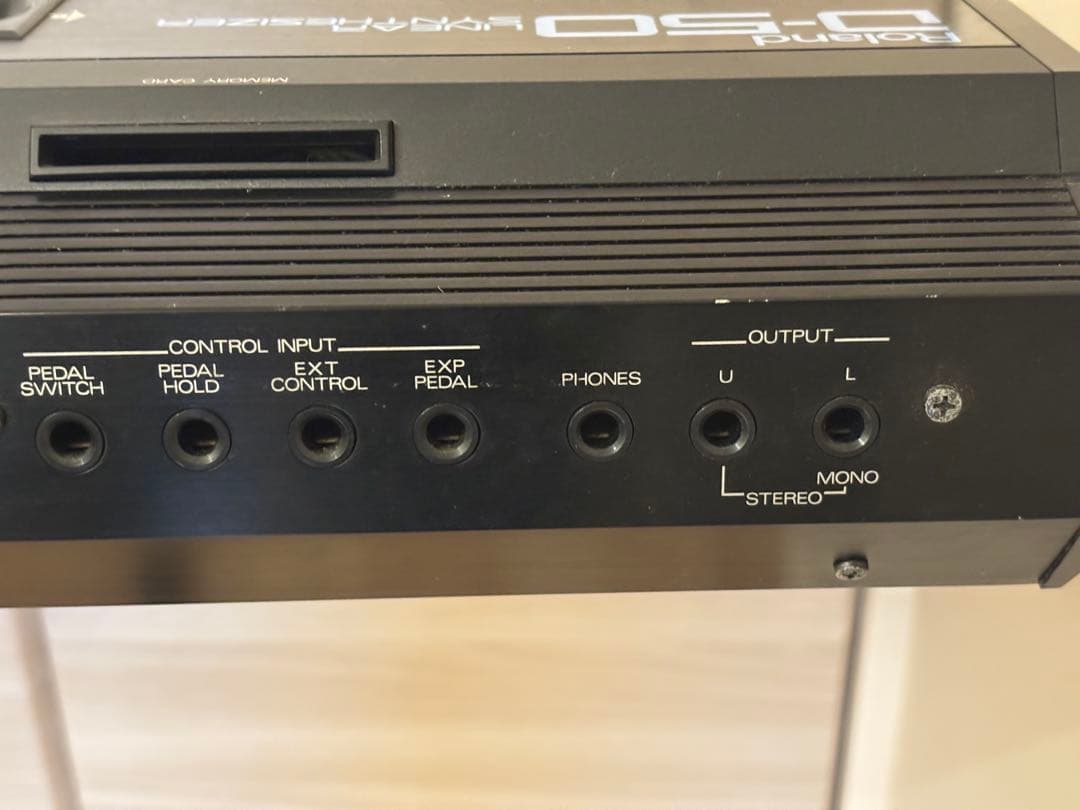 Roland D-50 シンセサイザー ケース付き