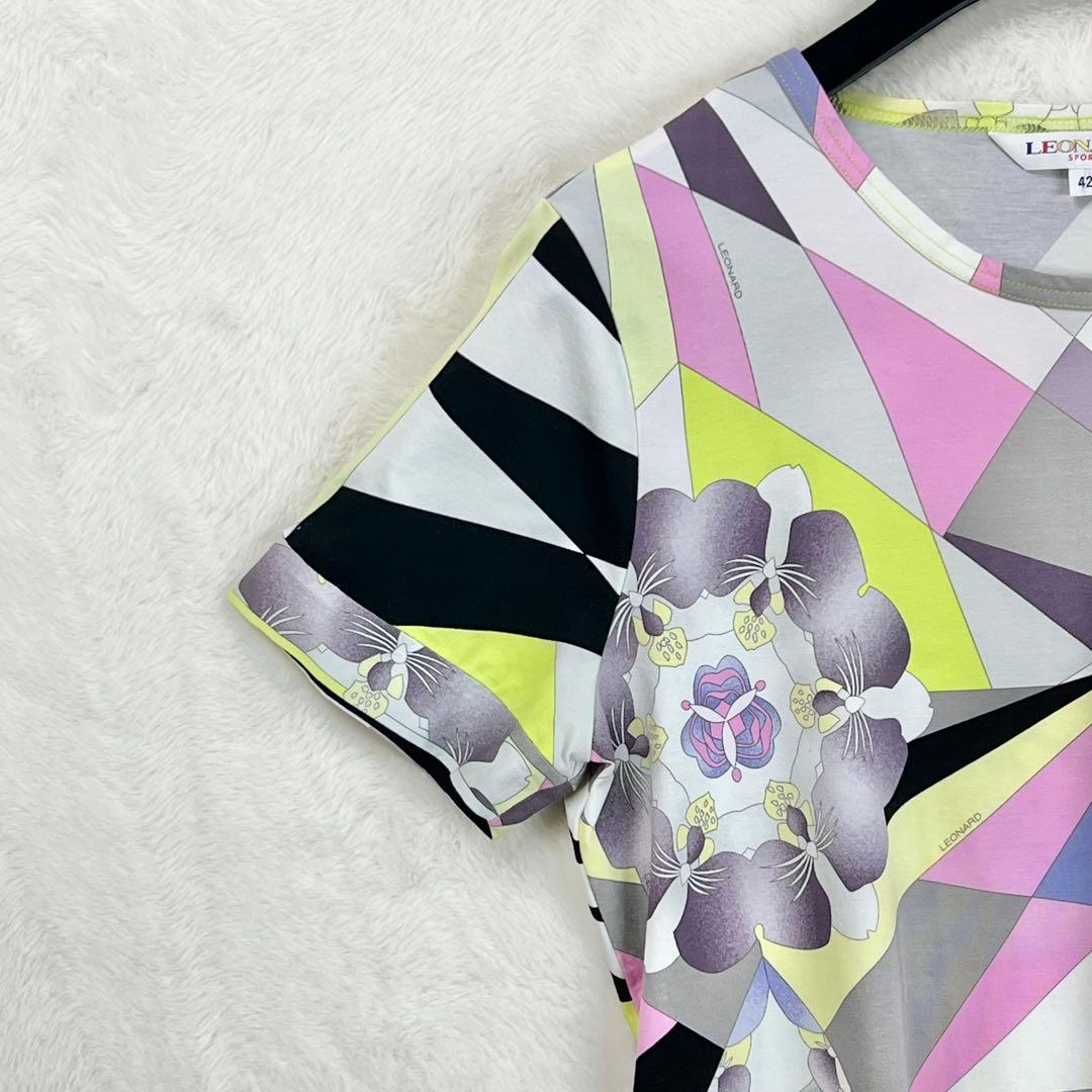 【レオナールスポーツ】コットンクルーネックTシャツ☆花柄モザイク☆カラフル☆XL