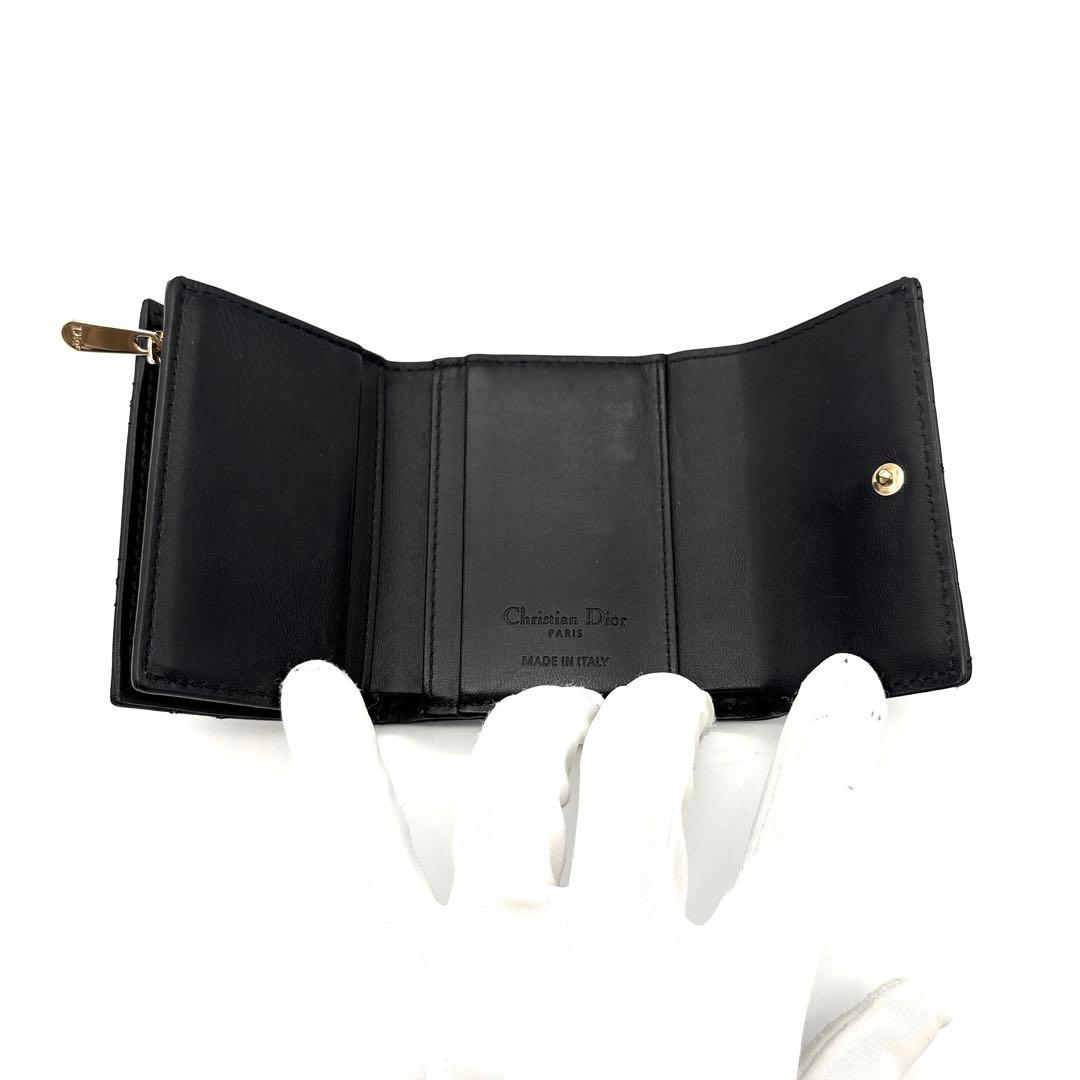極美品◆DIOR 三つ折り財布 カナージュ レディディオール チャーム ブラック