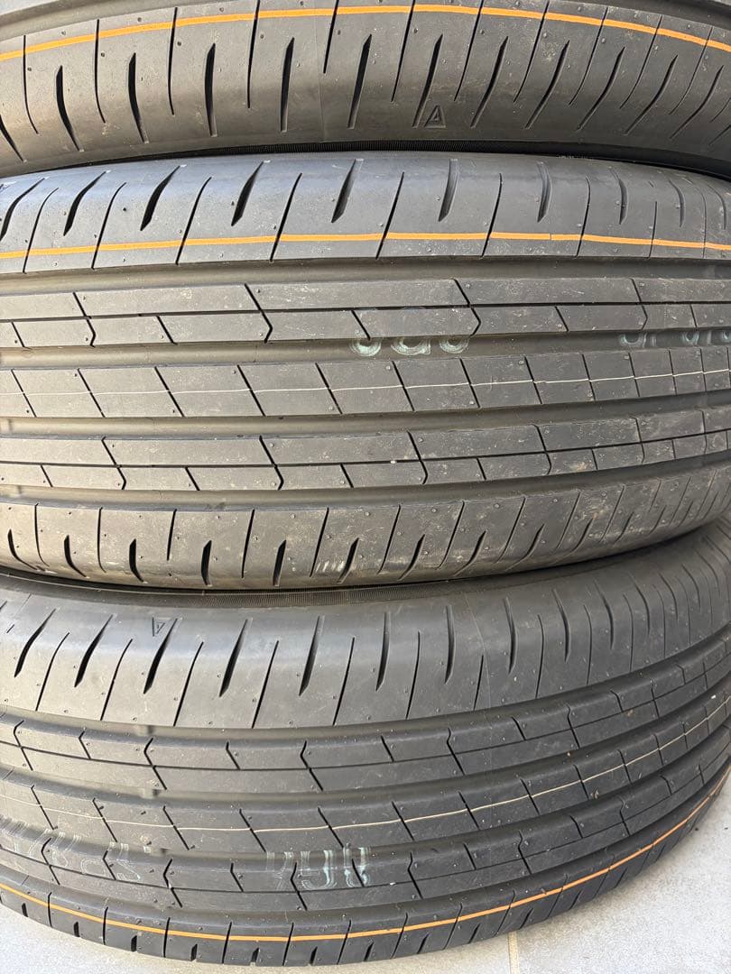 ❷(26年製)新車外し ほぼ新品 アルファード40 225/60R18 タイヤ