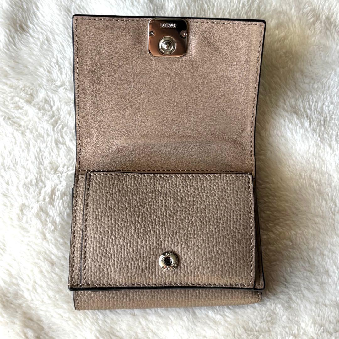 【美品】LOEWE アナグラム トライフォールド 三つ折り サンド 付属品あり