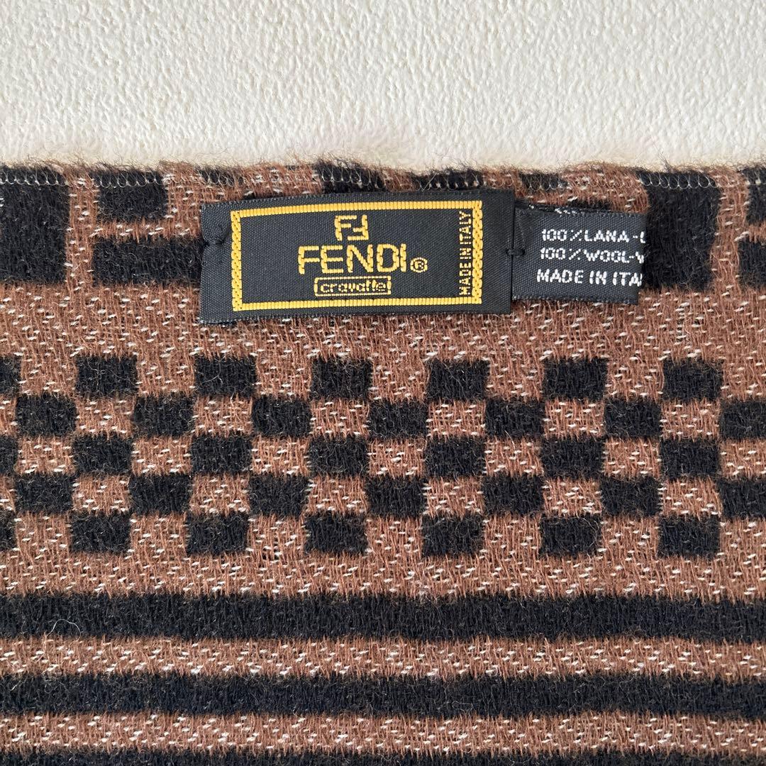 美品✨FENDI フェンディ ロゴ マフラー ズッカ柄 ユニセックス　イタリア