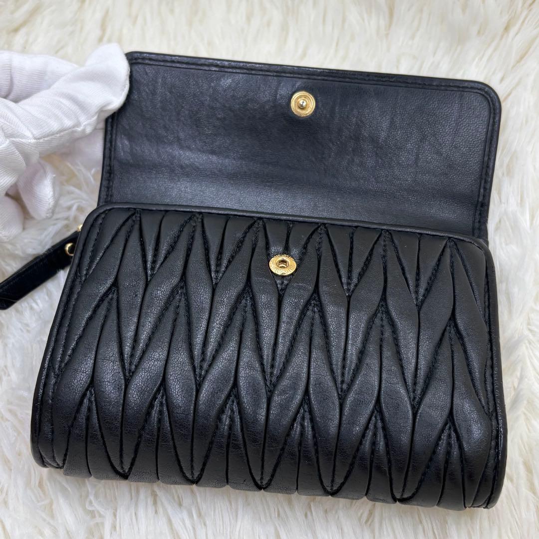 美品♡miumiu ミュウミュウ マテラッセ 折り財布 黒 ブラック