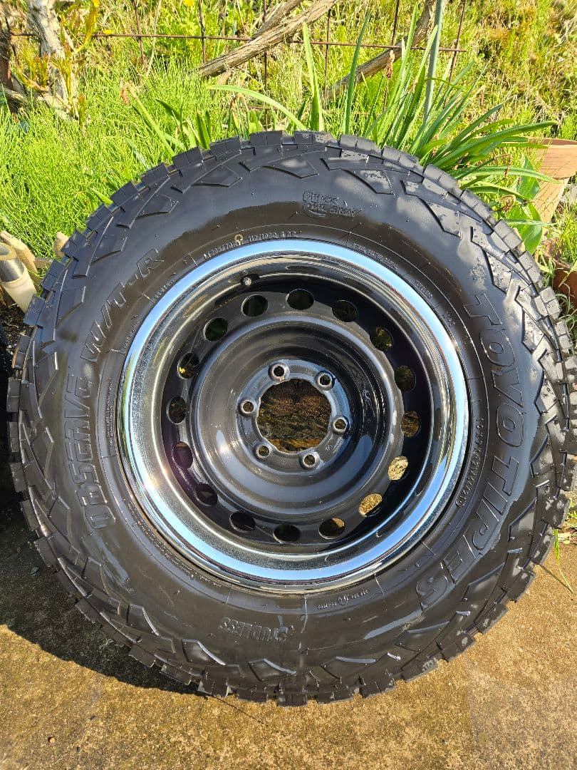 ジ*ー様 スタッドレス　トーヨー　オブザーブ　265 70 17 ホイールセット
